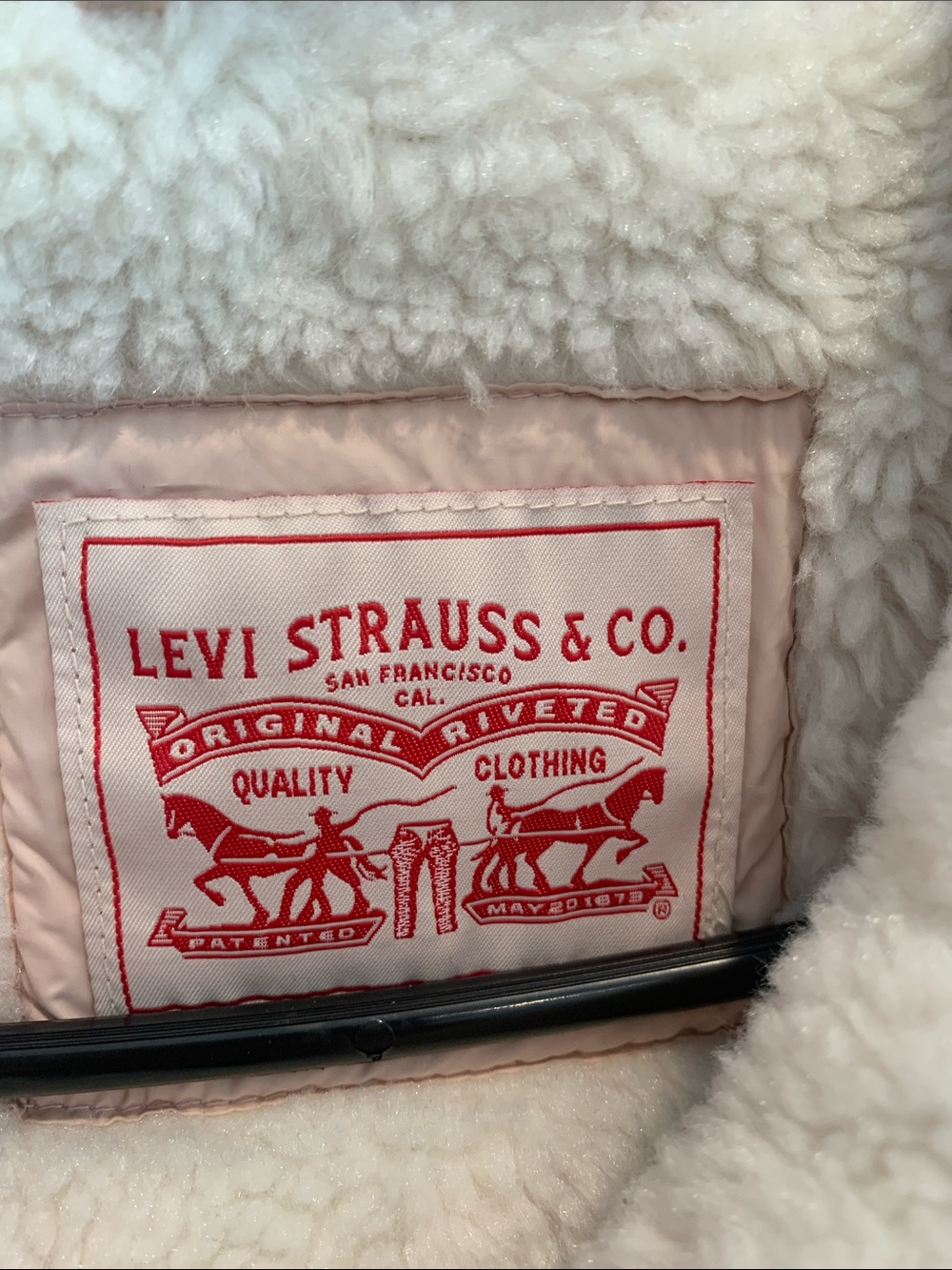 Levi’s Ladies Puffer Jacket - Picture 8 of 14